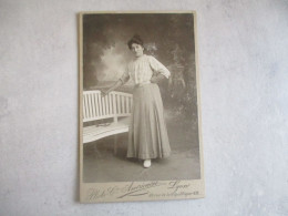 PORTRAIT FEMME CDV PHOTO CABINET LYON PHOTO AMERICAINE - Anonyme Personen