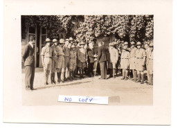 PHOTO DE 1931  - PAUL DOUMER - PRESIDENT DE LA REPUBLIQUE EN COMPAGNIE DE SCOUTS - Berühmtheiten