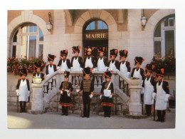 SAPEURS POMPIERS - THONES (74/Haute Savoie) - Groupe Historique 150e Anniversaire De La Compagnie - Feuerwehr