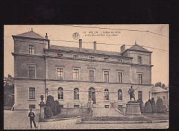 Arlon - L'Hôtel De Ville Et Le Monument "Le Jass" - Postkaart - Aarlen