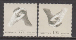 2006 Faroe Islands Europa Hands Complete Set Of 2 MNH @ BELOW FACE VALUE - Faeroër