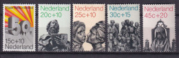 175 PAYS BAS 1971 - Y&T 927/31 - Statue En Bois - Neuf ** (MNH) Sans Charniere - Nuovi