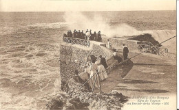 [64] Pyrénées-Atlantiques > Biarritz Effet De Vagues Au Rocher De La Vierge - Biarritz