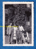 Photo Ancienne Snapshot - HAUBOURDIN - Portrait De Famille - Juillet 1952 - Albert Brasme - Homme Femme Enfant - Personnes Identifiées