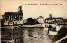 CPA Mantes Le Pont Neuf Et La Cathedrale (1402025) - Mantes La Jolie