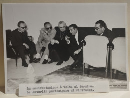 Foto PINETO SCERNE Inaugurazione Centro Italiano Mobili, Mostre, Posa Prima Pietra Albergo, 7 Ottobre 1967. - Europe