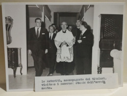 Foto PINETO SCERNE (Teramo)  Inaugurazione Centro Italiano Mobili, Mostre, Posa Prima Pietra Albergo, 7 Ottobre 1967. - Europe