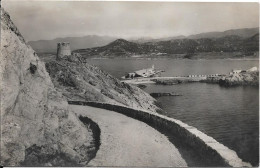 ILE ROUSSE - La Tour Et Vue Sur Le Port Edition Santini , Chalet, Ile Rousse - Autres & Non Classés