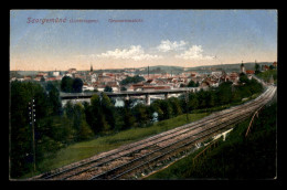 57 - SARREGUEMINES - SAARGEMUND - LA LIGNE DE CHEMIN DE FER ET LA VILLE - Sarreguemines