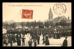 79 - NIORT - PLACE DE LA BRECHE - UN JOUR DE FOIRE - Niort