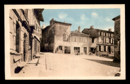82 - MONTCLAR-DE-QUERCY - PLACE DU MARCHE DE LA VOLAILLE - Montclar De Quercy