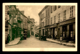 38 - LA TOUR-DU-PIN - RUE DE LA REPUBLIQUE - La Tour-du-Pin