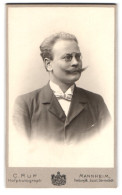 Fotografie C. Ruf, Mannheim, Breitestr. 14, Portrait Stattlicher Herr Mit Zwicker Und Schnurrbart  - Anonymous Persons