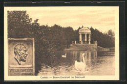 AK Krefeld, Deuss-Denkmal Im Stadtwald Und Schwäne  - Krefeld