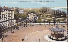 0-64102 01 33+19 - BAYONNE - LA PLACE D'ARMES ET LES JARDINS - Bayonne