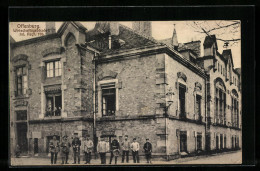 AK Offenburg, Wirtschaftsgebäude Des I. Inf. Rgt. 170, Strassenansicht Mit Soldaten  - Offenburg