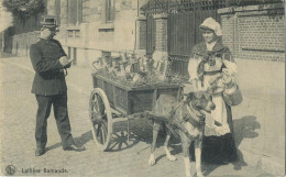 La Laitières  (  BELGE - HOND - CHIEN - Attelage .... Melk - Lait - Milk .....  ) Gendarm Police - Equipaggiamenti