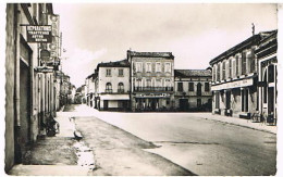 32      L ISLE JOURDAIN  QUARTIER DES 4 CHEMINS ET RUE DE METZ CPSM 9X14 - Autres & Non Classés