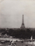 75 - Paris - Place De La Concorde Et La Tour Eiffel - Cpa - Places, Squares