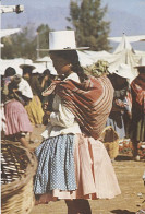 X115082 BOLIVIE BOLIVIA CHOLITA COCHABAMBINA CON SU TRAJE TIPICO - Bolivië