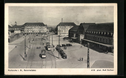 AK Karlsruhe, Bahnhofplatz Aus Der Vogelschau, Strassenbahnen  - Karlsruhe