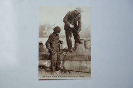 RAMONEUR  -  Tirage Du " Hérisson "  Par Un Ramoneur Savoyard Et Son Petit Compagnon    ( 1908 )   -  éditions ATLAS - Artisanat