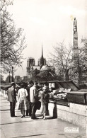 Paris * Notre Dame * Statue De Ste Genevière * Les Bouquinistes Sur Les Bords De Seine - De Seine En Haar Oevers