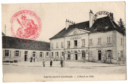 CPA 21 - NUITS SAINT GEORGES (Côte D'Or) - L'Hôtel De Ville (petite Animation) - édition Peu Courante - Nuits Saint Georges