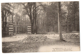 CPA 27 - Environs De PACY SUR EURE (Eure) -  32. Entrée Du Château - Buisson De Mai - Pacy-sur-Eure