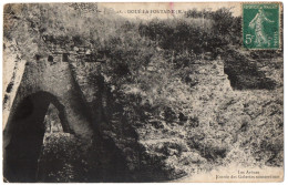 CPA 49 - DOUE LA FONTAINE (Maine Et Loire) - 18. Les Arènes. Entrée Des Galeries Souterraines - Doue La Fontaine