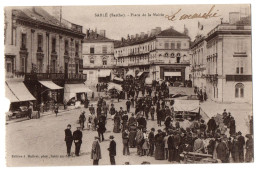 CPA 72 - SABLE (Sarthe) - Place De La Mairie (animée, Jour De Marché) - Sable Sur Sarthe