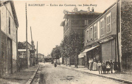 93 BAGNOLET. Ecole Des Coutures Bien Animée - Bagnolet