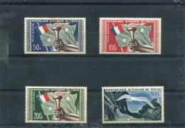 TOGO N° 25 A 28 * PA (Y&T) (Poste Aérienne) (Charnière) - Neufs