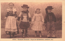 FOLKLORE - Costumes - Enfants Bretons - Pays De Quimper - Coray - Animé - Carte Postale Ancienne - Costumes