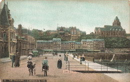 FRANCE - Le Tréport - Vue Sur L'entrée De La Ville - Animé - Vue Générale - Colorisé - Carte Postale Ancienne - Le Treport