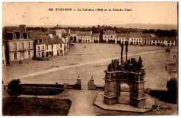 CPA 29 - PLEYBEN (Finistère) -  689. Le Calvaire Et La Grande Place - Pleyben