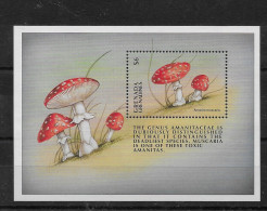 Grenada Grenadines - 1997 - Mushrooms - Yv Bf 392 - Mushrooms