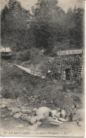 LE MONT DORE - La Source Pétrifiante - Le Mont Dore