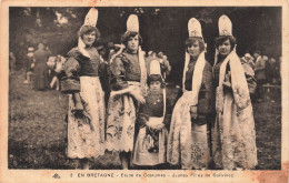 FOLKLORE - Costumes - Etude De Costumes - Jeunes Filles De Guilvinec - Animé - Carte Postale Ancienne - Vestuarios