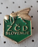 Beekeeping Society ZCD Slovenije Honey  Bee Bees Slovenia  Pin Badge - Animaux