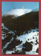 Mont Serein Sous La Neige Avec Au Lointain Le Sommet Du Mont Ventoux - Provence-Alpes-Côte D'Azur