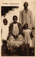 PC ZAMBIA UNE FAMILLE CHRÉTIENNE ETHNIC TYPES (a53499) - Zambie