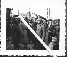 17 144 0424 WW2 WK2 ROYAN ENVIRONS  A SITUER GARE  PRISONNIERS AFICAINS  SOLDATS ALLEMANDS 1940 - Guerra, Militari