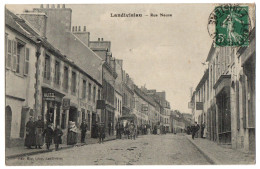 CPA 29 - LANDIVISIAU (Finistère) - Rue Neuve (animée, Diligence) - Landivisiau