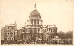 British Churches & Cathedrals London St. Paul' S Cathedral From Cannon Street - Churches & Cathedrals