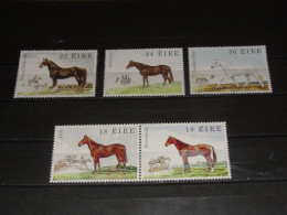 IERLAND,  SERIE  449-453  POSTFRIS ( MNH),  PAARDEN - Ongebruikt