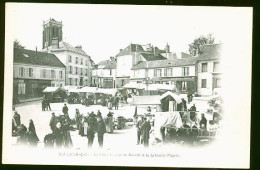 MAULE LA PLACE JOUR DE MARCHE EN 1900 - Maule