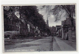 39004204 - Malchow I. Meckl. Mit Dorfstrasse Kloster. Postalisch Gelaufen Mit Poststempel 20.8.1935 Kleiner Knick Unten - Autres & Non Classés