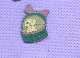 Rare Pins Petit Chien Chiot Je Ne Suis Pas Un Jouet I420 - Tiere