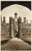 British Castles Architecture Hampton Court Palace - Châteaux